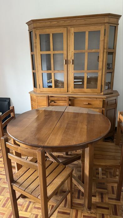 Mobilia Sala - Mesa, Cadeiras, Estante