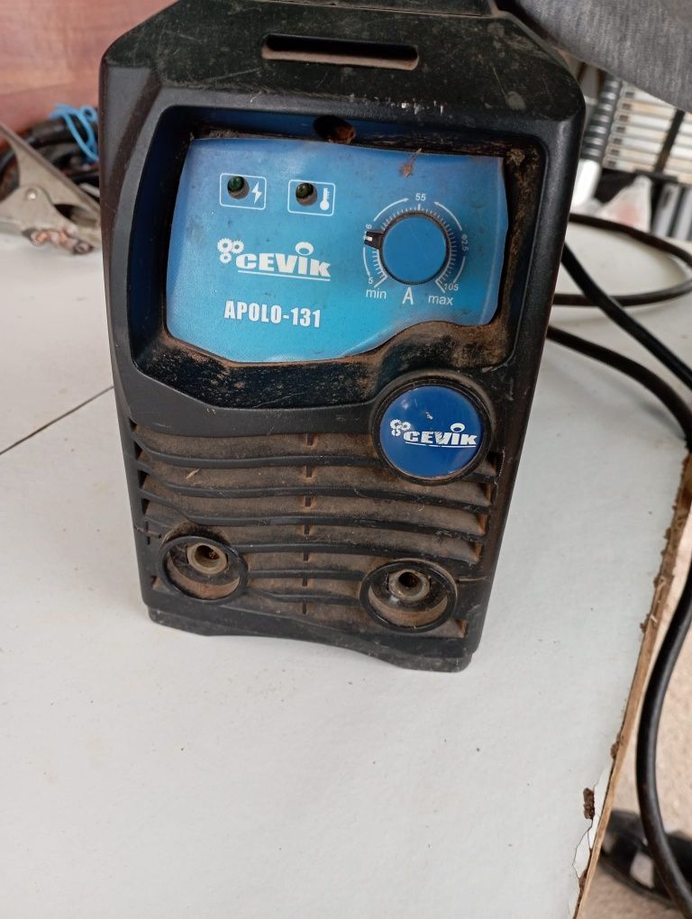 Máquina de soldar eletrodos  marca CEVIK ler descrição