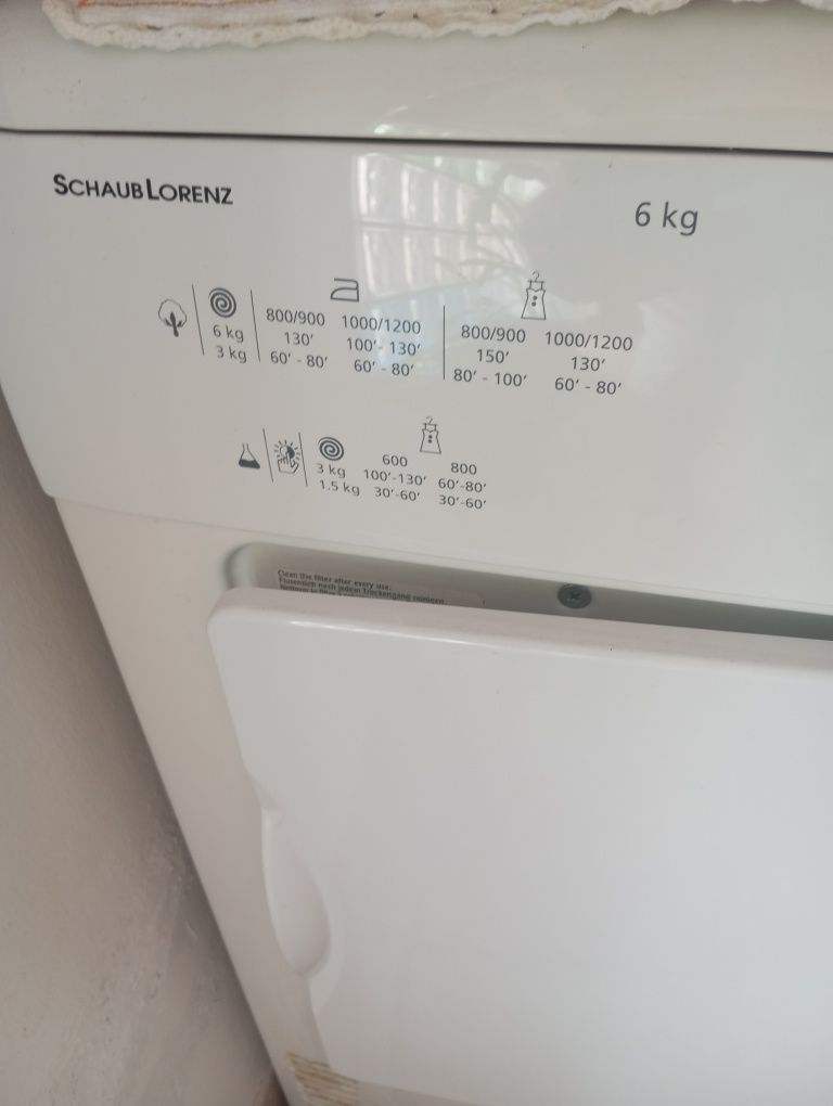 Máquina secar roupa