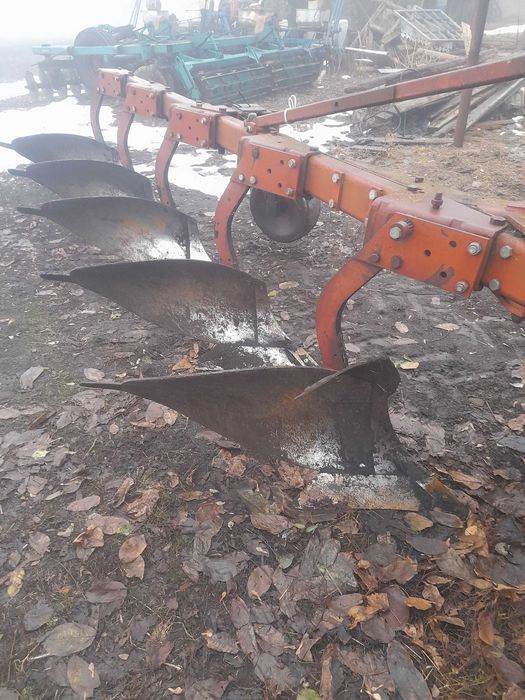 Плуг воогель 5корпусний
