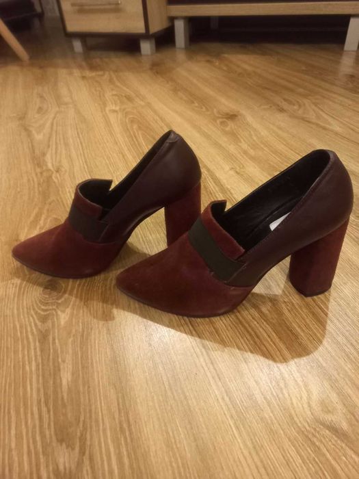 жіноче взуття (розмір 40)