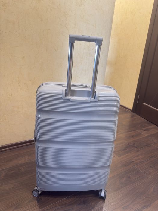 Валіза велика - ціна знижена, без торгу