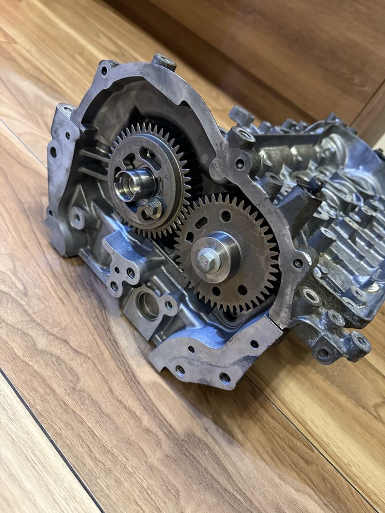 Glowica kpt pokrywa zaworow walki master 2.3 bi turbo