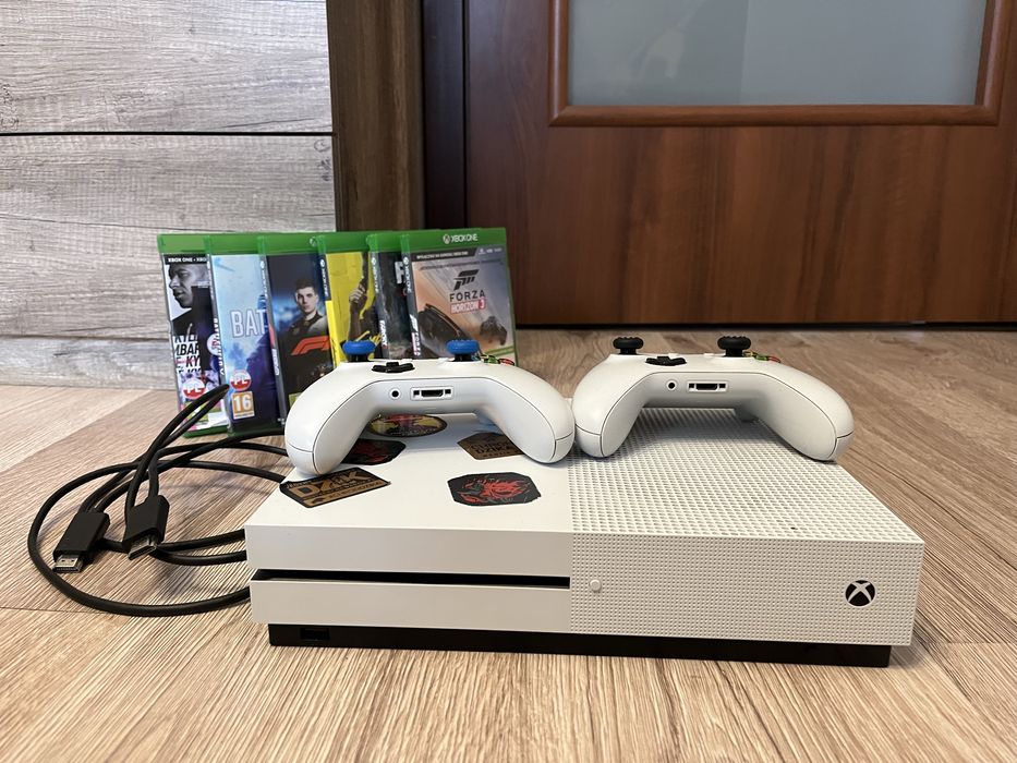 Xbox One S 2 pady 6 gier