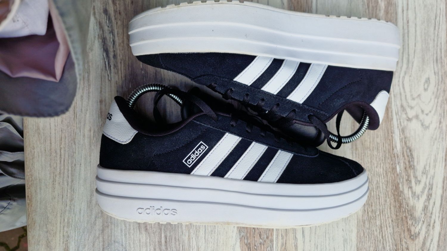 Снікерcи adidas VL Court Bold розмір 40