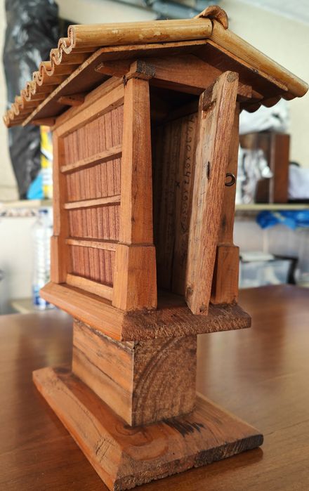 Peças Artesanato em madeira