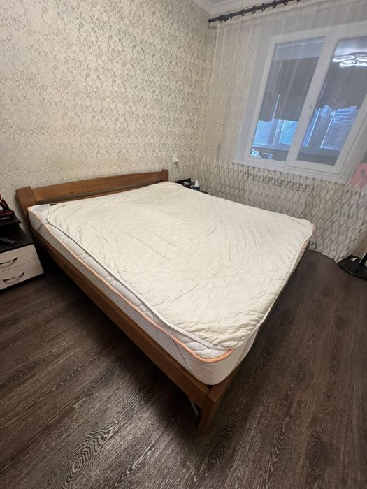 Ліжко з матрасом 200х180. Продам