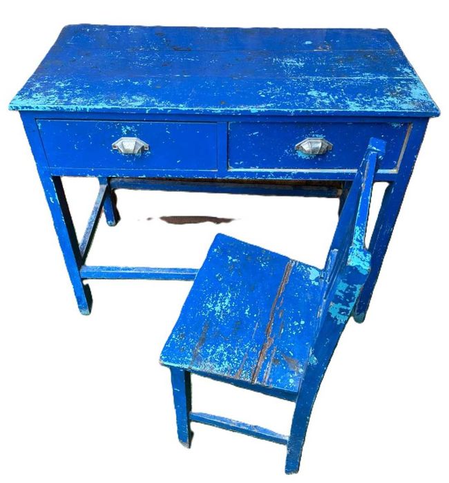 Mesa antiga, com cadeira, rustica, tradicional