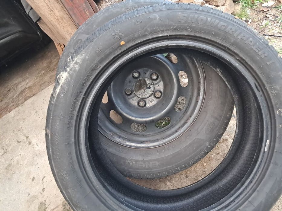 Opony zimowe  jak nowe 225/50 r18