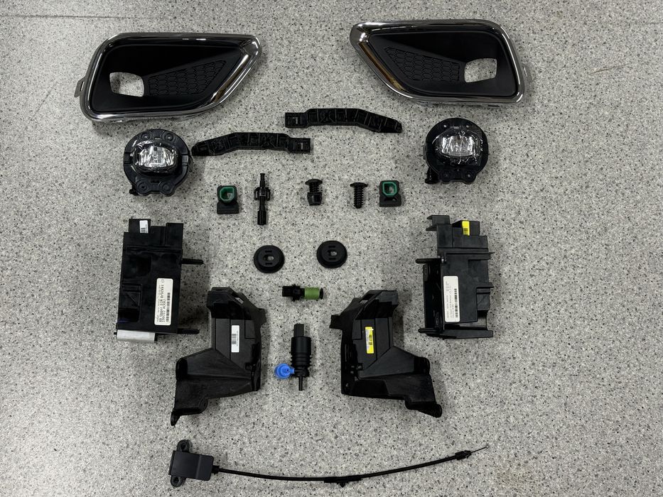 Jeep Cherokee KL 2019 кронштейн радиатора накладка дефлектор