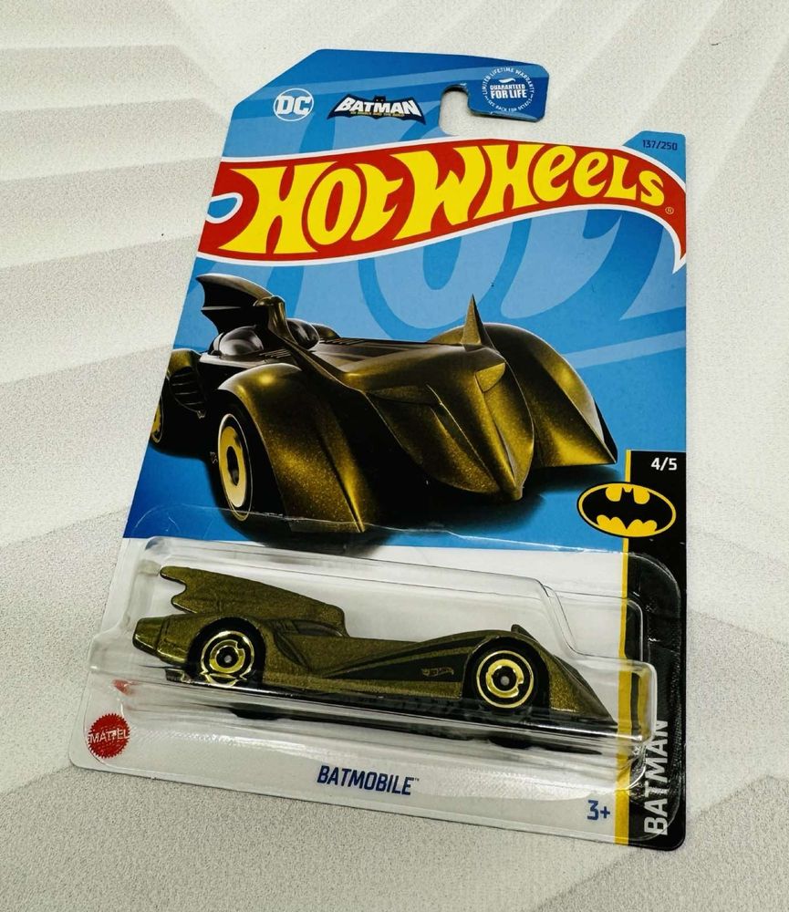 Колекційна машинка Хот Вілс Hot Wheels Batmobile