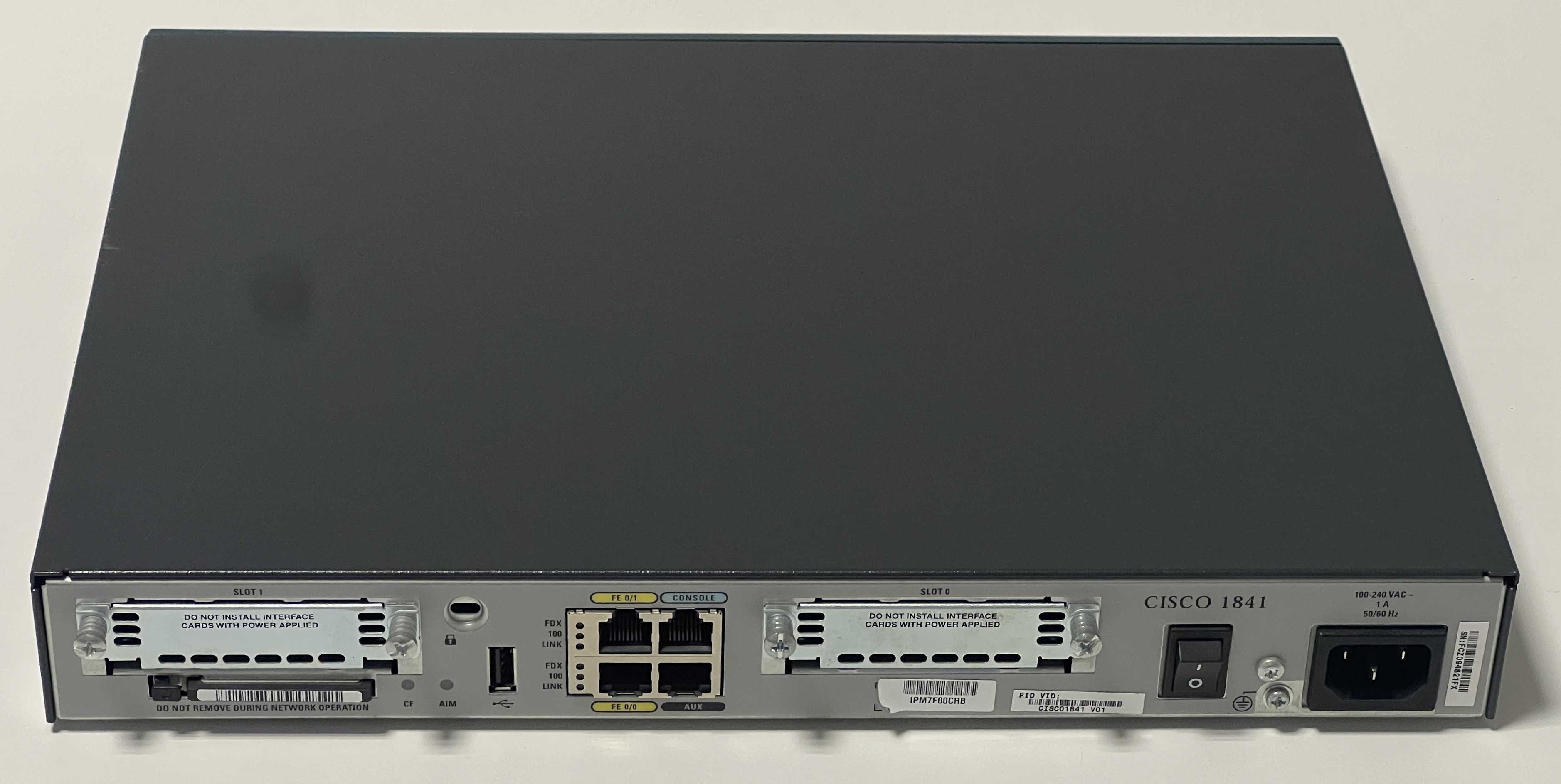 Router Modular Cisco 1841 - Series 1800 - Usado
