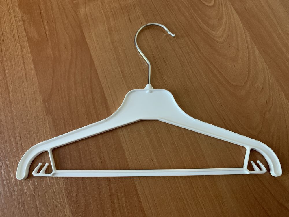 Białe nowe wieszaki na ubrania 28 Cm sztuk 25 Obrotowe