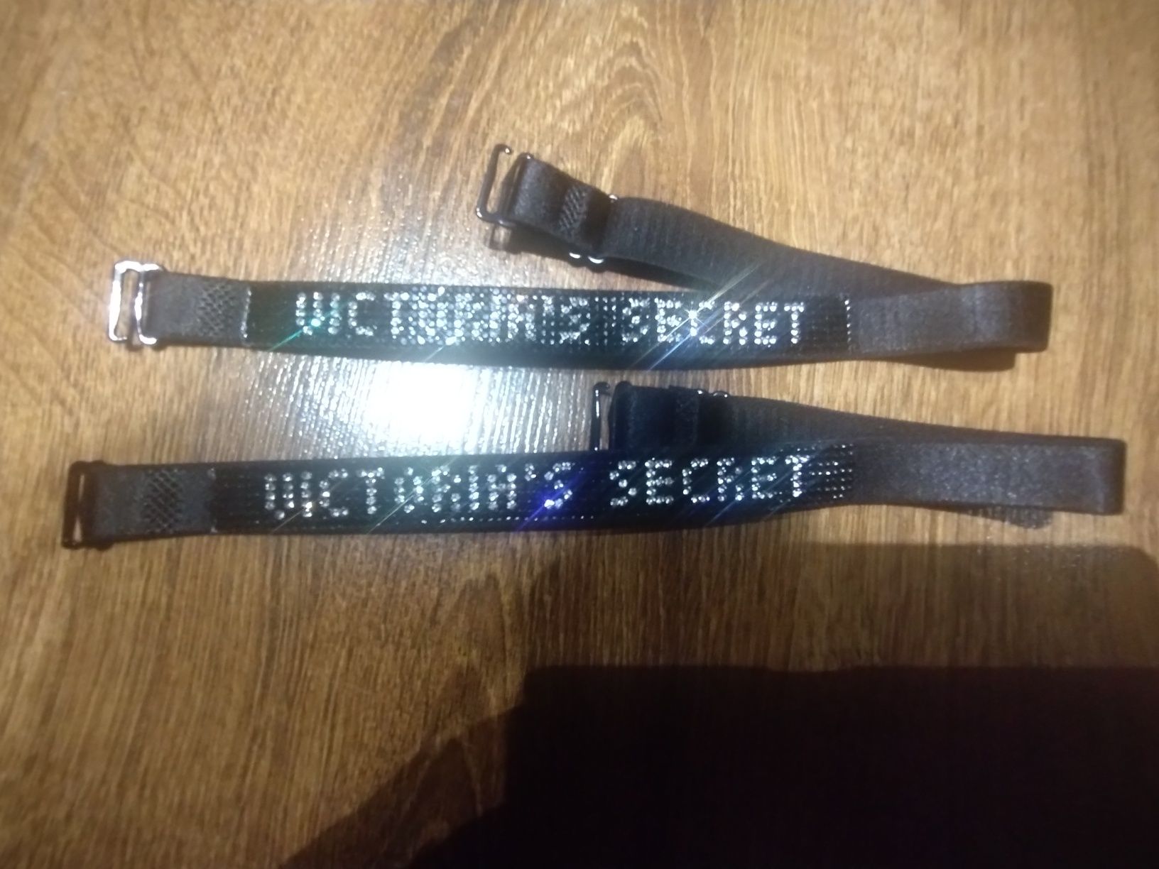 Czarne ramiączka ozdobne Victoria secret