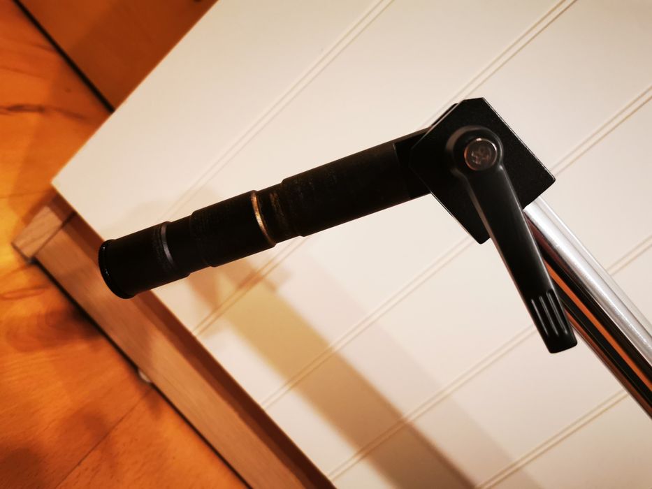 Stojak mikroskopu, uchwyt z podstawą