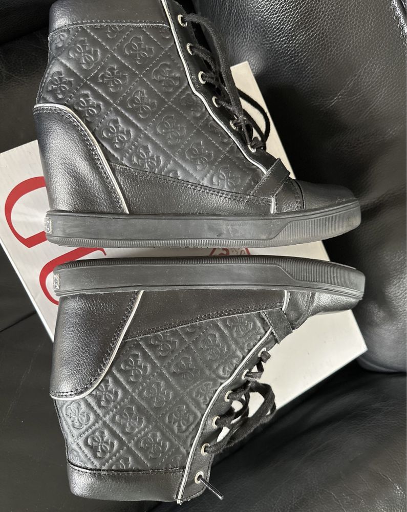 Buty damskie na obcasie koturnie Guess 39 czarne botki