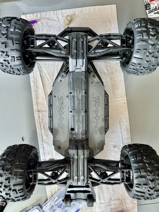 Traxxas wide maxx v2