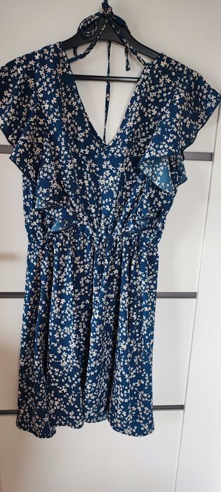 Sukienka niebieska w kwiaty