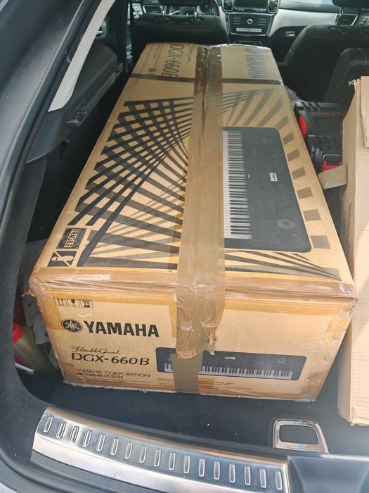 YAMAHA DGX 660 keyboard
