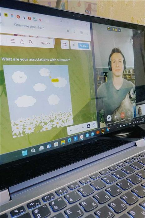 Репетитор: іврит, ﻿шведська, ﻿фінська, ﻿грецька мови