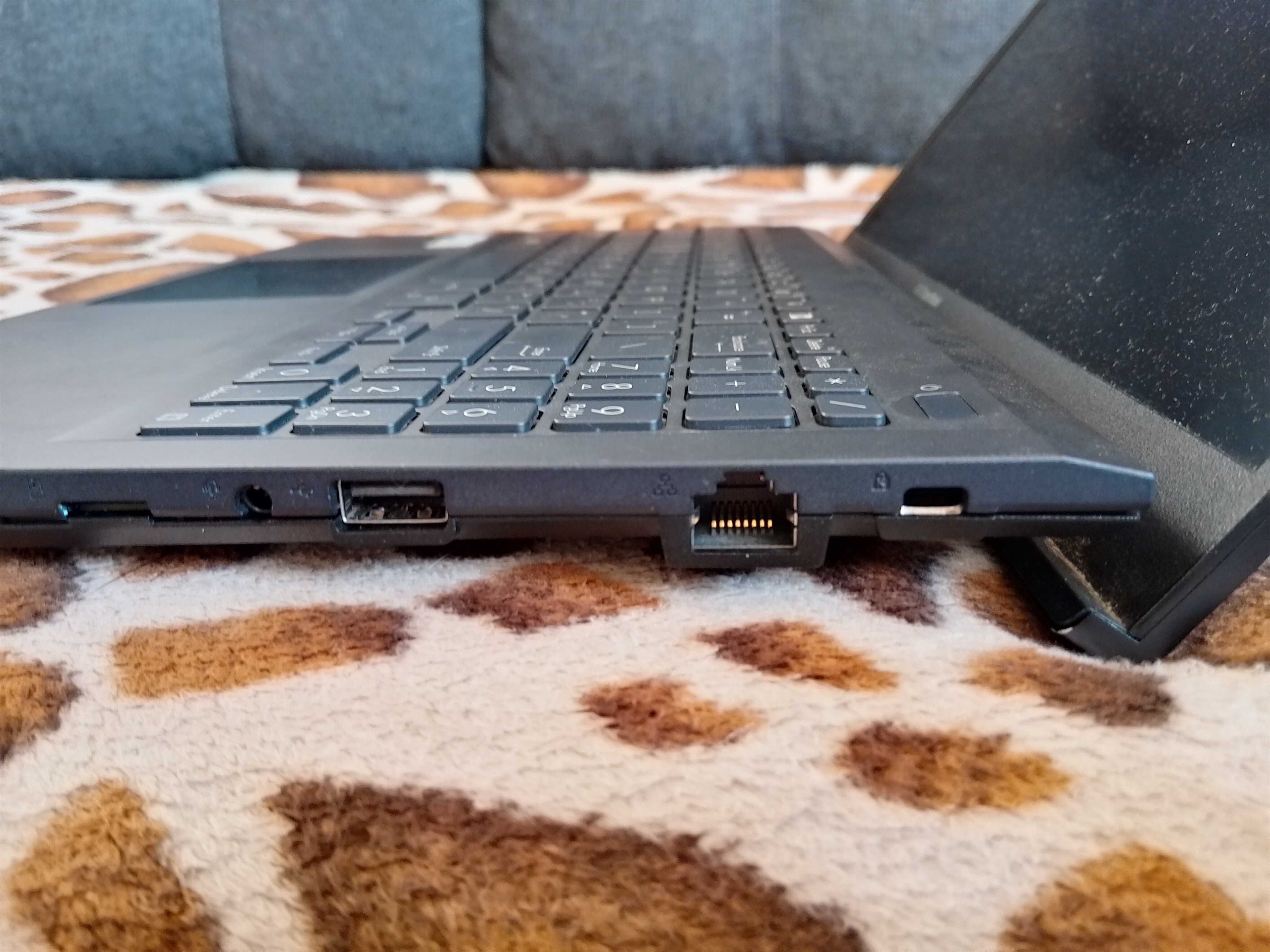 Laptop ASUS B1500CEAE
