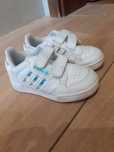 Białe adidaski adidas 23 i 1/2