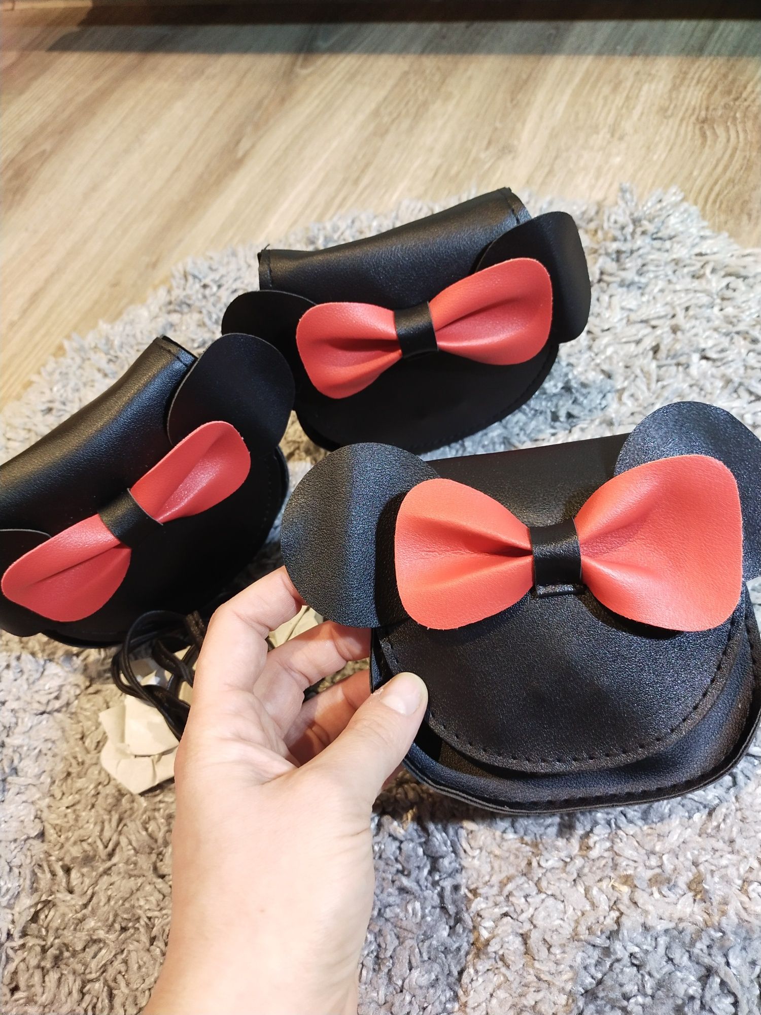 NOWA mała czarna torebka Myszką Minnie Mini Mickey Mouse