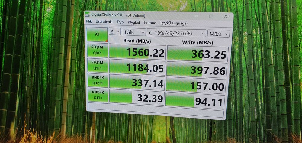 Komputer All in One HP 24" IPS 8gen 4x2,4 8GB NVME 1TB HDD Biały zadb.