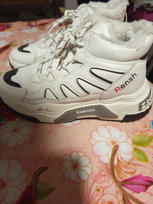 Зимние кроссовки 37 размер