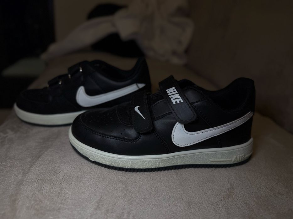 Кросівки Nike Air, чорні, розмір 33
