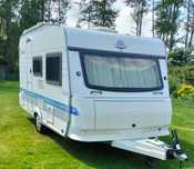 Hobby 400 DE LUXE  Hobby 400 De Luxe 2002• 4-osobowa • Mover • Przedsionek • DMC 1100 •