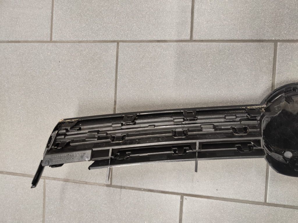Atrapa grill znaczek emblemat vw golf 7