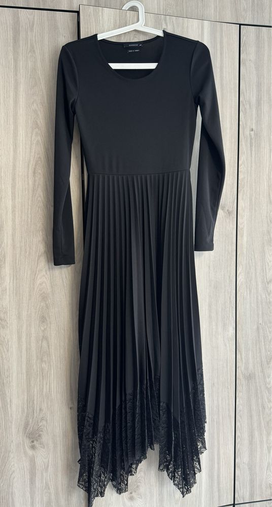 Długa sukienka czarna XS