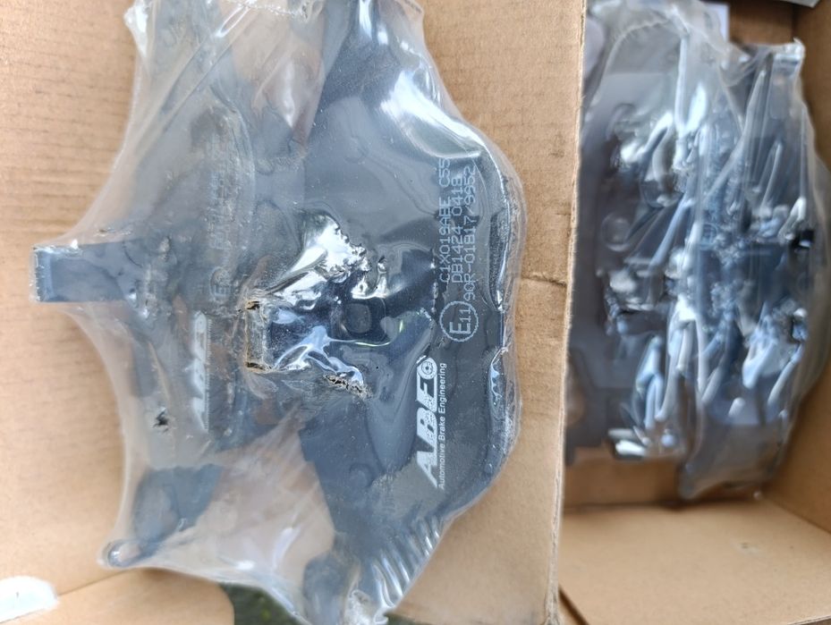 Колодки передні Опель Астра ,зафіра, комбо, корса )