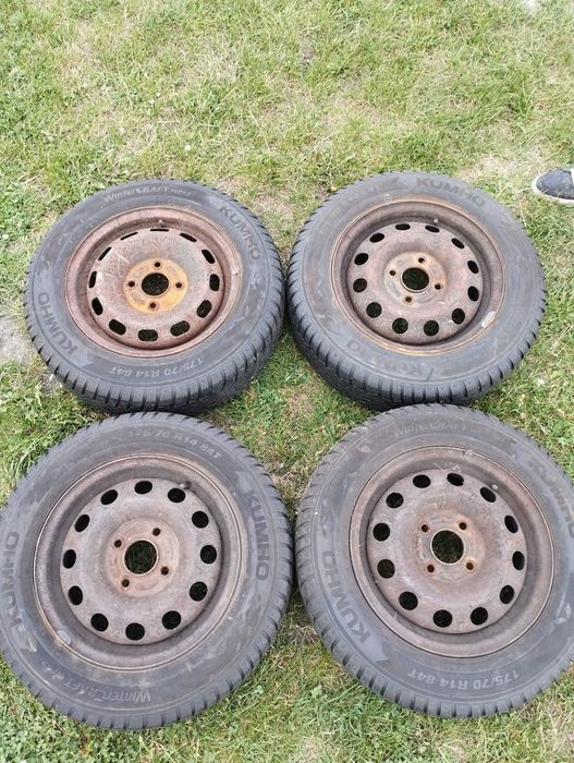 Koła stalowe z oponami kumho wintercraf opony 175/70/R14