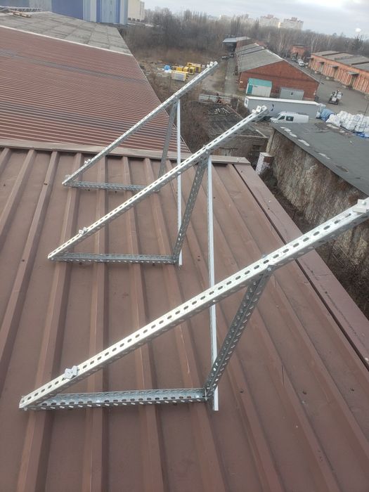 Універсальне кріплення для сонячних панелей зі змінним кутом нахилу