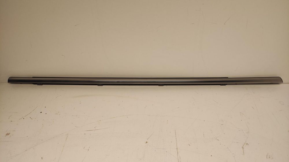 LISTWA ZGARNIAJĄCA PARAPET KIA SORENTO IV PRAWY PRZÓD CHROM