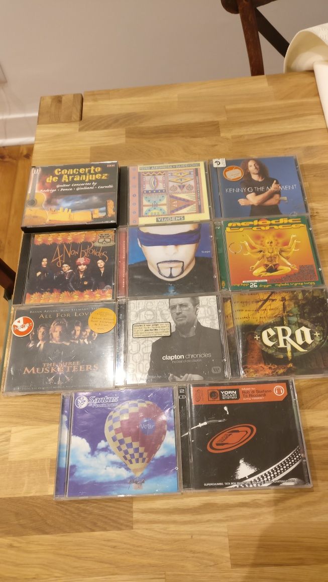 11 CD'S de diferentes bandas