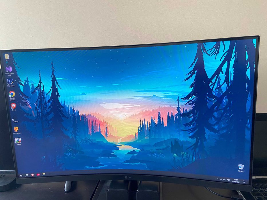 Monitor LG Curvo 32'' Full HD com 100Hz