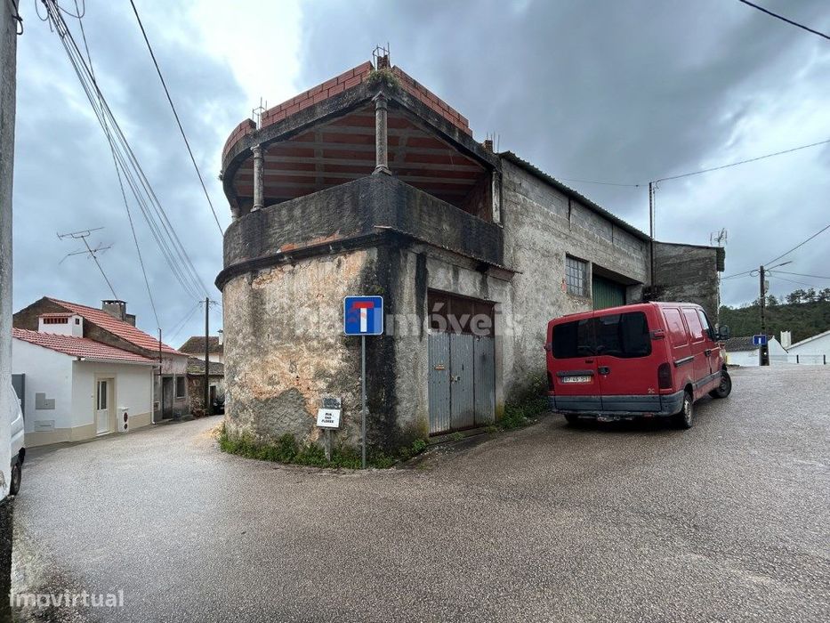 Armazém / Oficina - Carregueira, Tomar