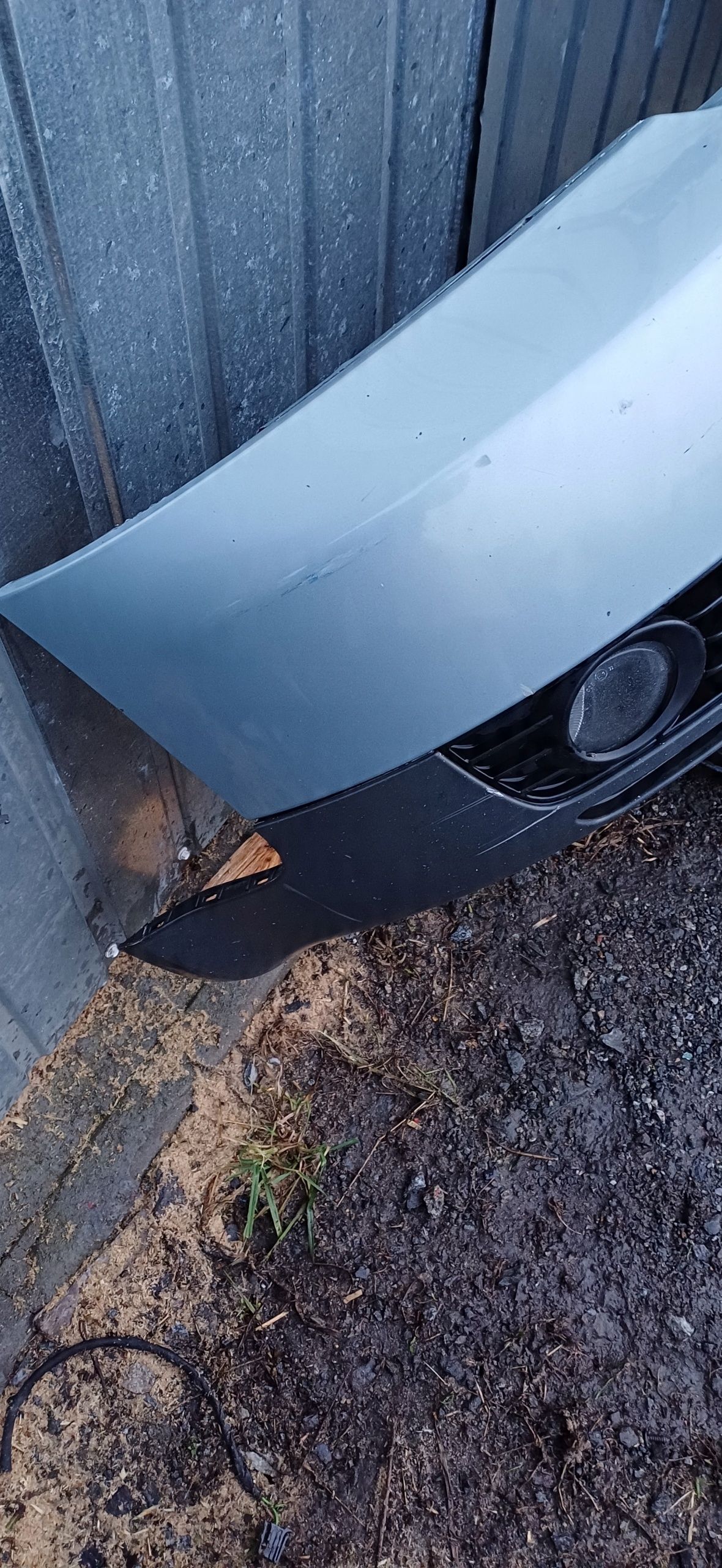 Audi A4 B6 LY7R Zderzak przód Halogeny