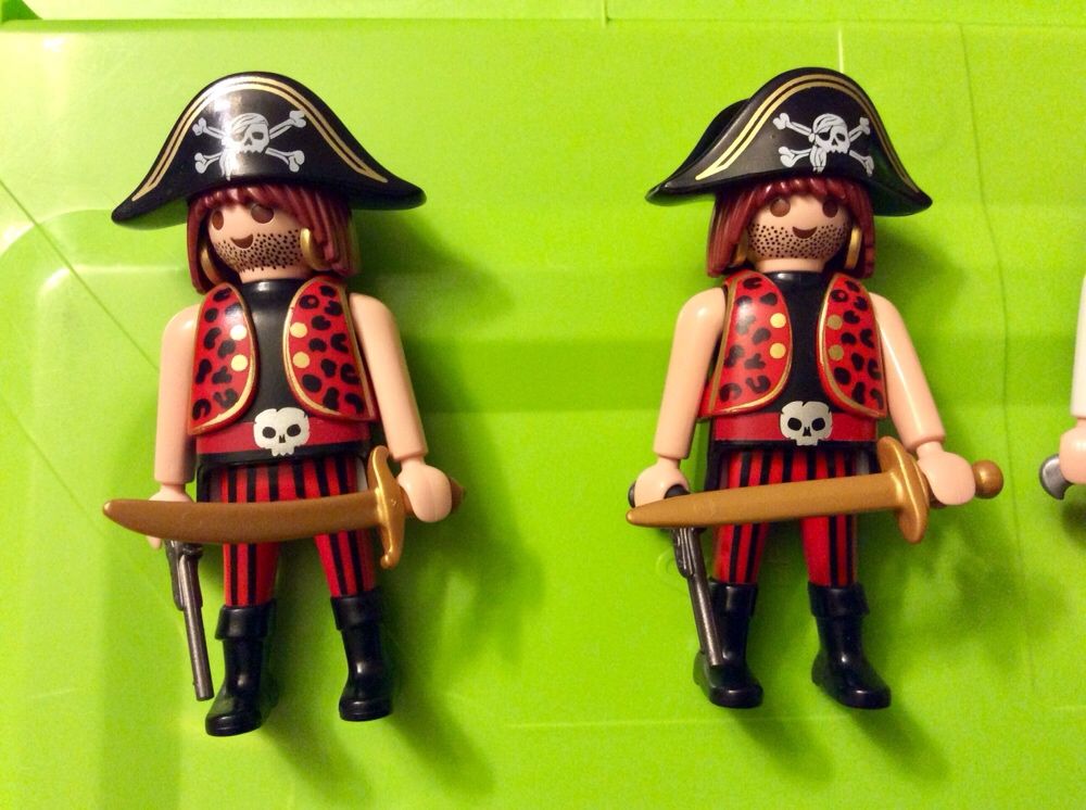 Figurki „PLAYMOBIL”  na temat : Piraci , bajkowe postaci, potwory