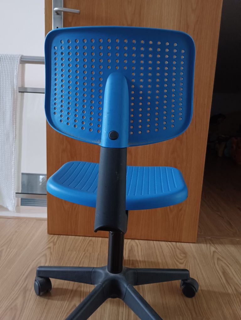 Duas cadeiras Ikea