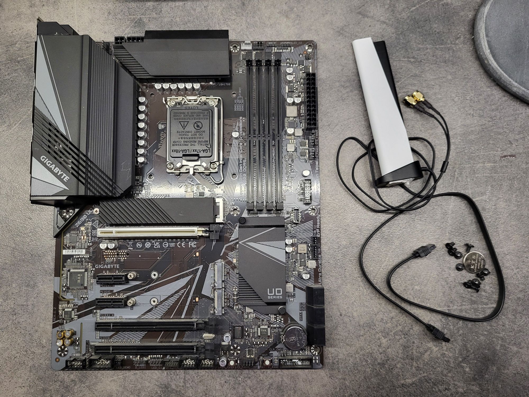 Gigabyte Z690 UD AX ddr5 lga 1700 intel ramka gratis