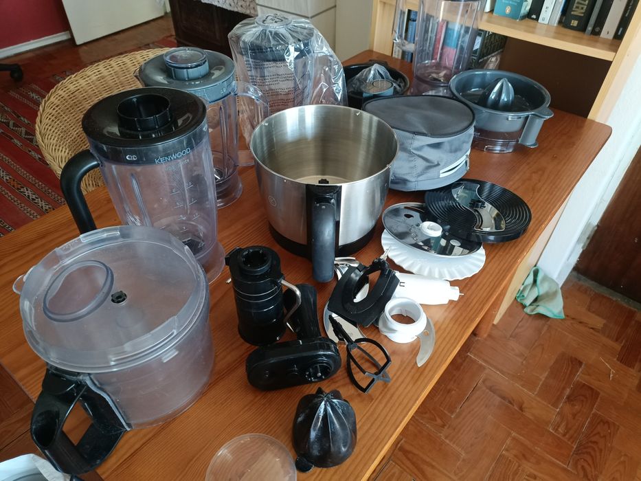 Peças de robot de cozinha + 3 robots avariados