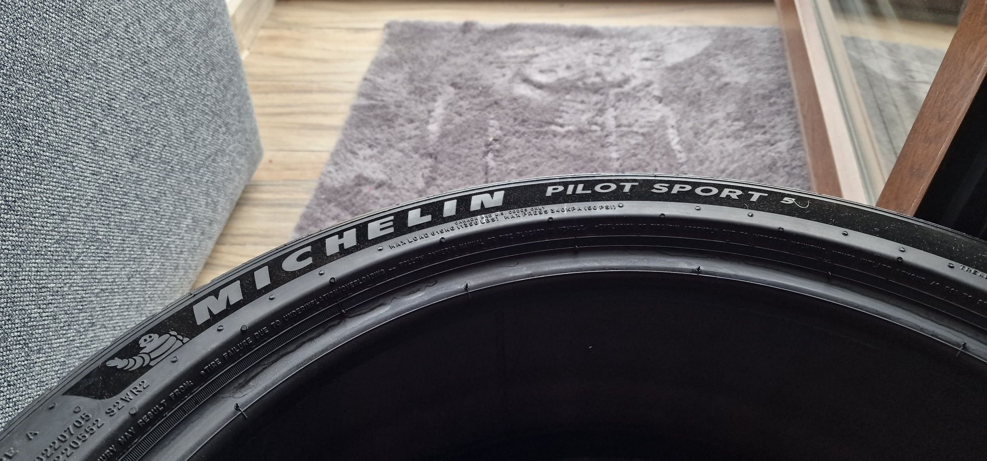 Alufelgi O.Z. ULTRALEGGERA z oponami Michelin, jak nowe.