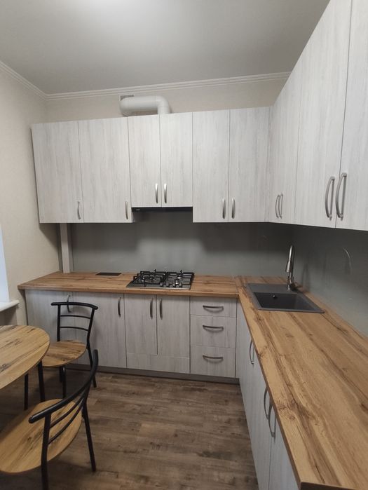 Світло не вимикають! Сдам 3х кім. квартиру у центрі міста ,Сталеварів