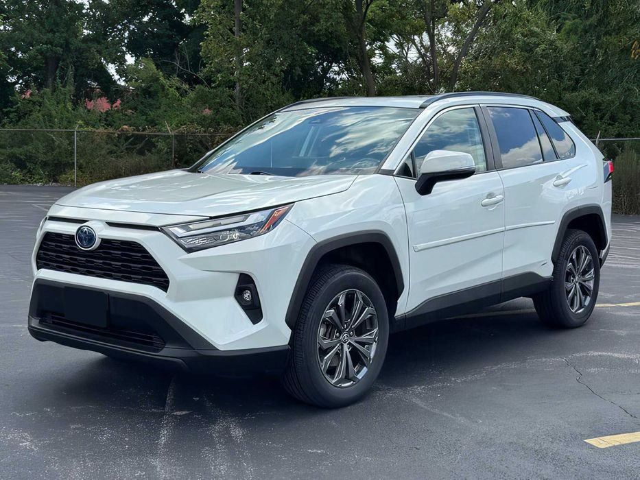 Toyota RAV4      2022