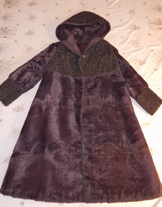 Futro naturalne z kapturem Karakuły