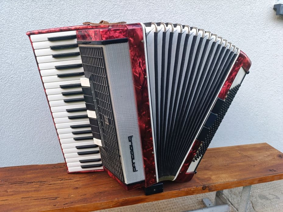 Akordeon 120 basów 4 chóry